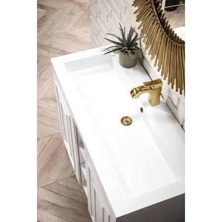 A large image of the James Martin Vanities E110V39.5WG Alternate Image