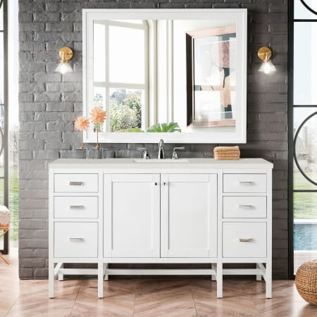 A large image of the James Martin Vanities E444-V60S-3LDL Alternate Image