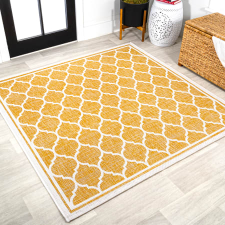 A large image of the JONATHAN Y Lighting SMB109-5SQ Yellow / Cream