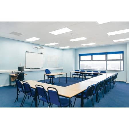 A large image of the Lithonia Lighting CPX 2X4 4000LM M2 G2 Application Shot