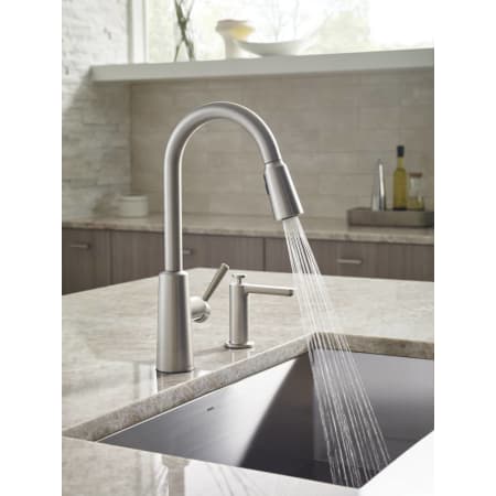 A large image of the Moen 7402 Alternate View
