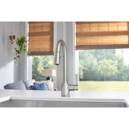 A large image of the Moen 87233 Alternate View