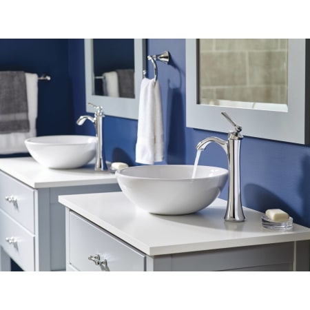 A large image of the Moen 4507 Moen 4507