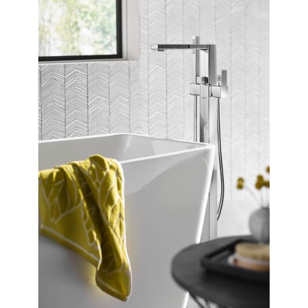 A large image of the Moen S905 Alternate