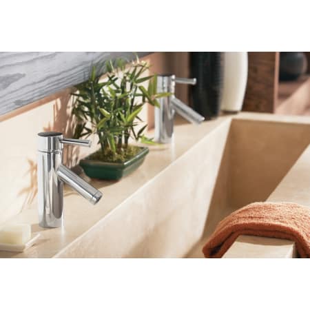 A large image of the Moen 6100 Moen 6100