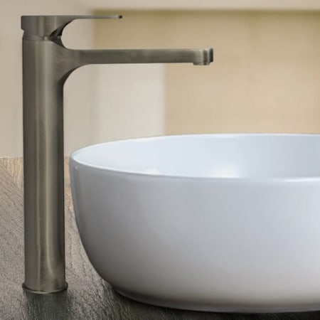 A large image of the Nameeks Remer L10LXLUSNL Brushed Nickel
