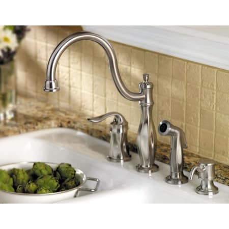 A large image of the Pfister LF-026-4TW Pfister-LF-026-4TW-Beauty Image