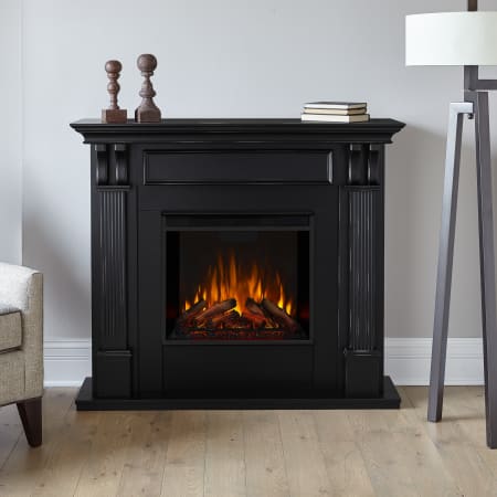 Real Flame 7100E A large image of the Real Flame 7100E Lifestyle 1