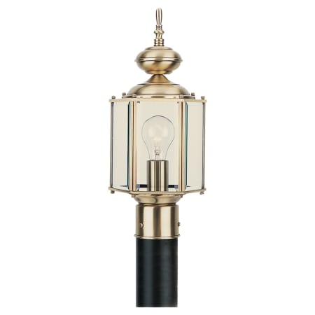 A large image of the Sea Gull Lighting 8209 Shown in Antique Brass
