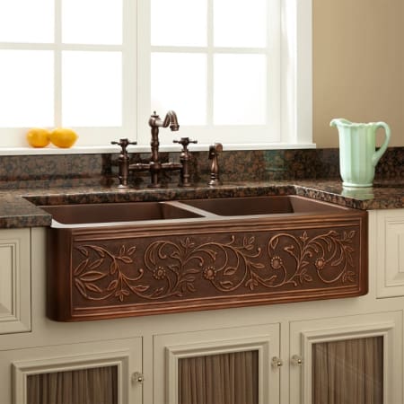 A large image of the Signature Hardware 305584 Antique Copper