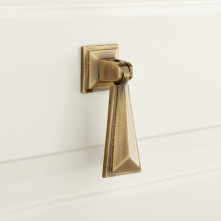 A large image of the Signature Hardware 946100 Antique Brass