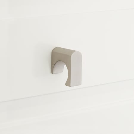 A large image of the Signature Hardware 950311-1.5 Brushed Nickel