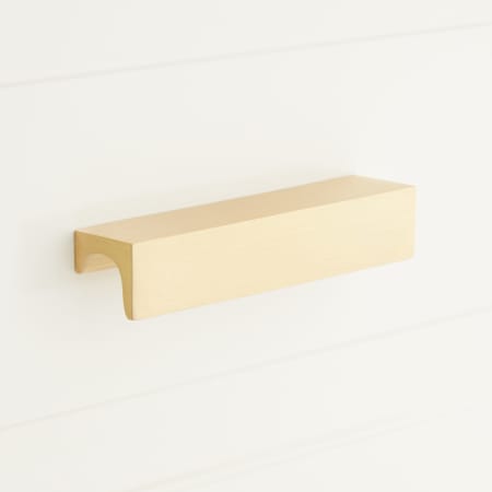 A large image of the Signature Hardware 953113-4 Satin Brass