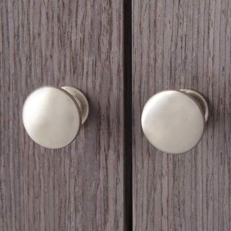 A large image of the Signature Hardware 942014-8 Signature Hardware-942014-8-Hardware Detail
