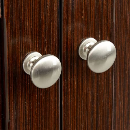 A large image of the Signature Hardware 942014-8 Signature Hardware-942014-8-Vanity Cabinet Hardware Detail