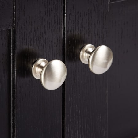 A large image of the Signature Hardware 942025-8 Signature Hardware-942025-8-Vanity Cabinet Hardware Detail
