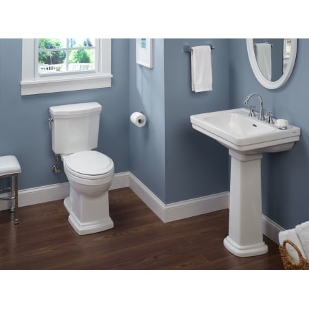 A large image of the TOTO CST404CEFG Toto-CST404CEFG-Lifestyle