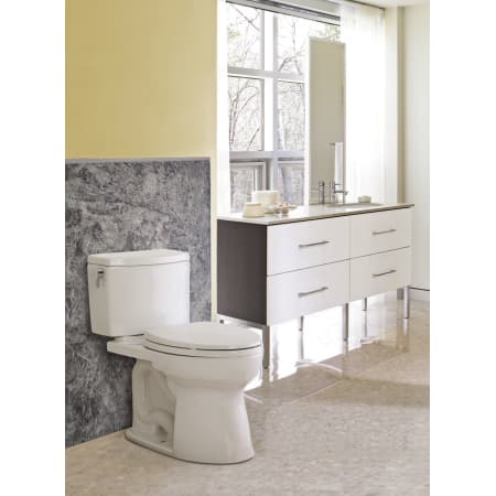 A large image of the TOTO CST453CEFG Toto-CST453CEFG-Lifestyle