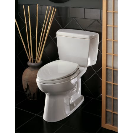 A large image of the TOTO CST744EF.10 Toto-CST744EF.10-Lifestyle