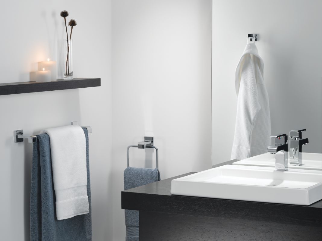 Delta 77518 Bl Matte Black Ara 18 Wall Mounted Towel Bar Faucet