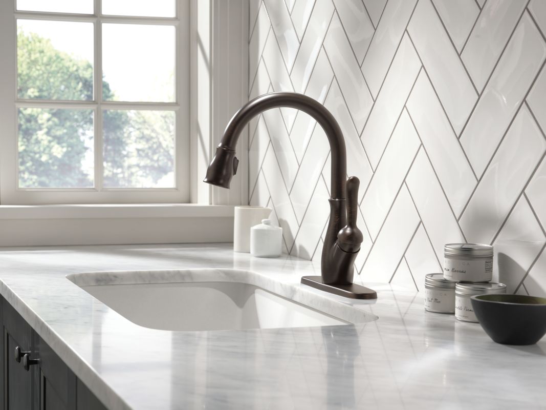Delta 9178 Ar Dst Arctic Stainless Leland Pull Down Kitchen Faucet