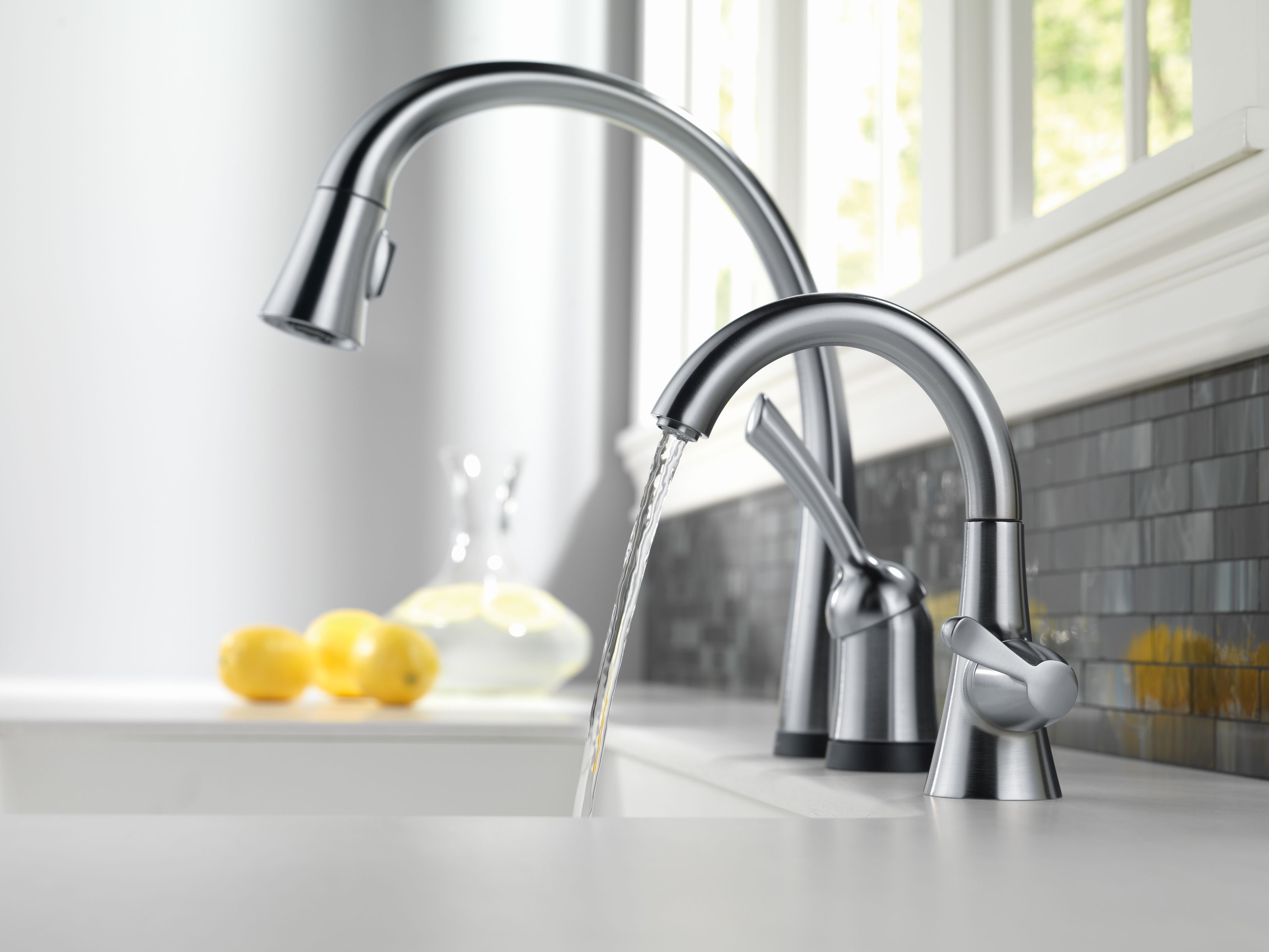 Delta 1977 Ss Dst Brilliance Stainless Cold Only Beverage Faucet