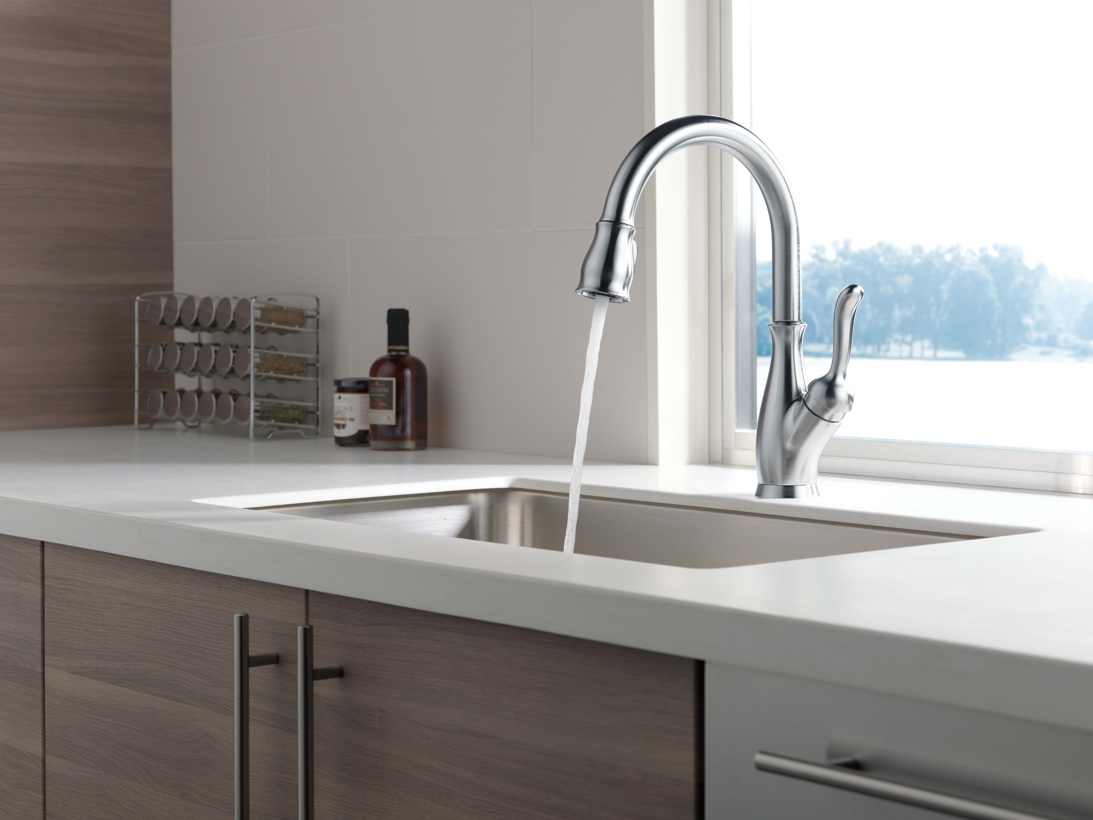 Delta 9178 Ar Dst Arctic Stainless Leland Pull Down Kitchen Faucet