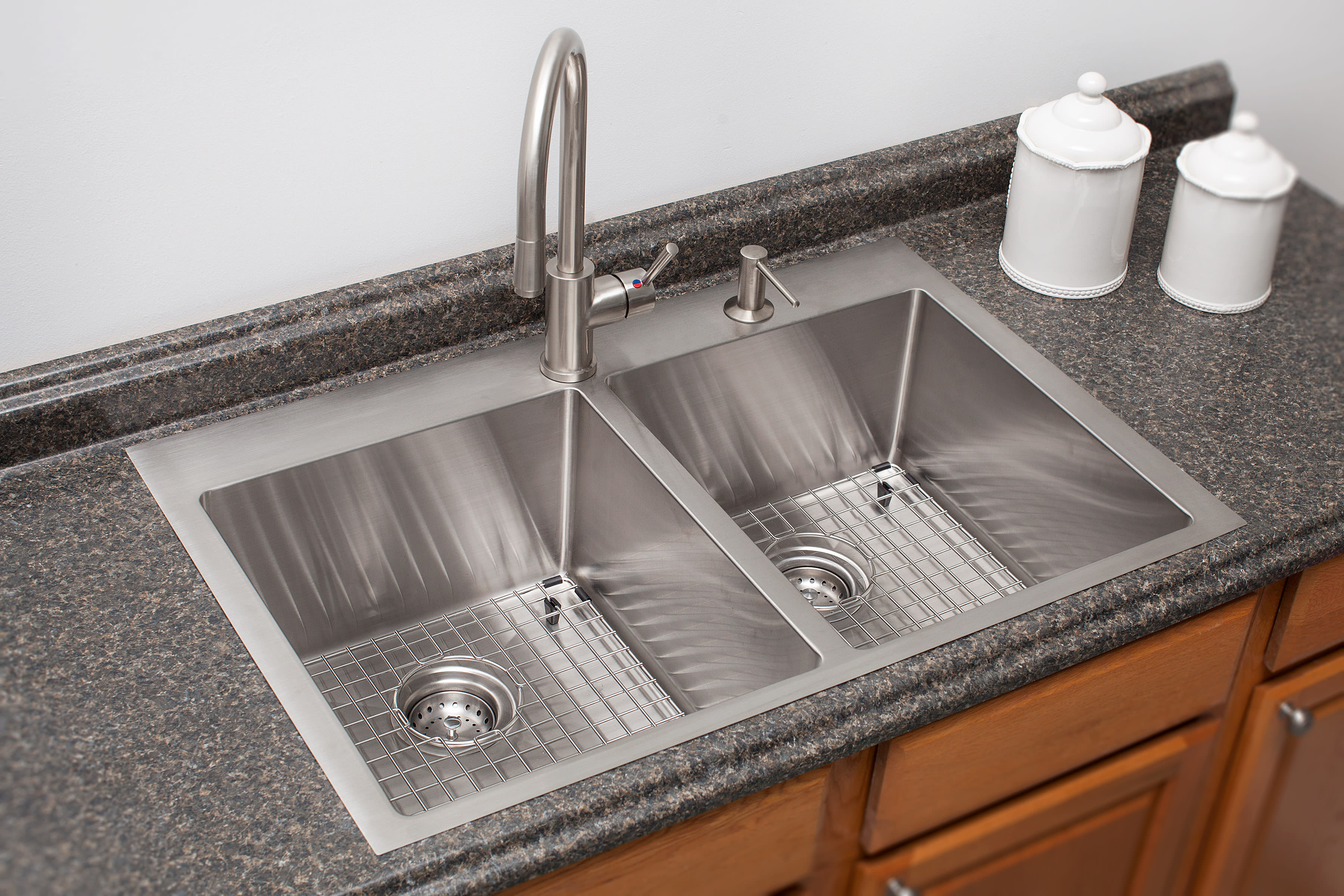 Franke Hf3322 1kit Stainless Steel Vector 33 7 16 Dual Mount Double Franke Hf3322 1kit Stainless Steel Vector 33 7 16 Dual Mount Double Basin 18 Gauge Kitchen Sink Accessories Included Faucet