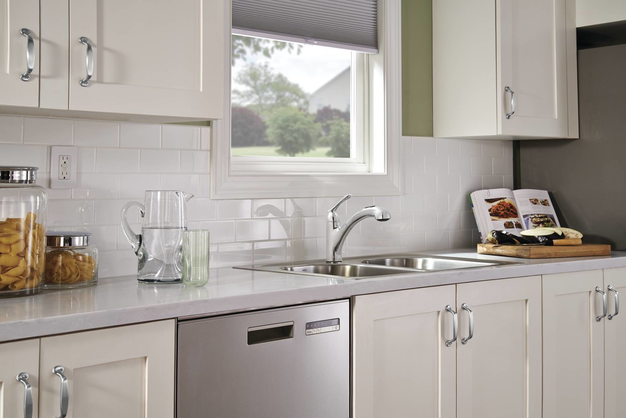 Moen 87017 Chrome Pullout Spray Kitchen Faucet From The Banbury Moen 87017 Chrome Pullout Spray Kitchen Faucet From The Banbury Collection Com