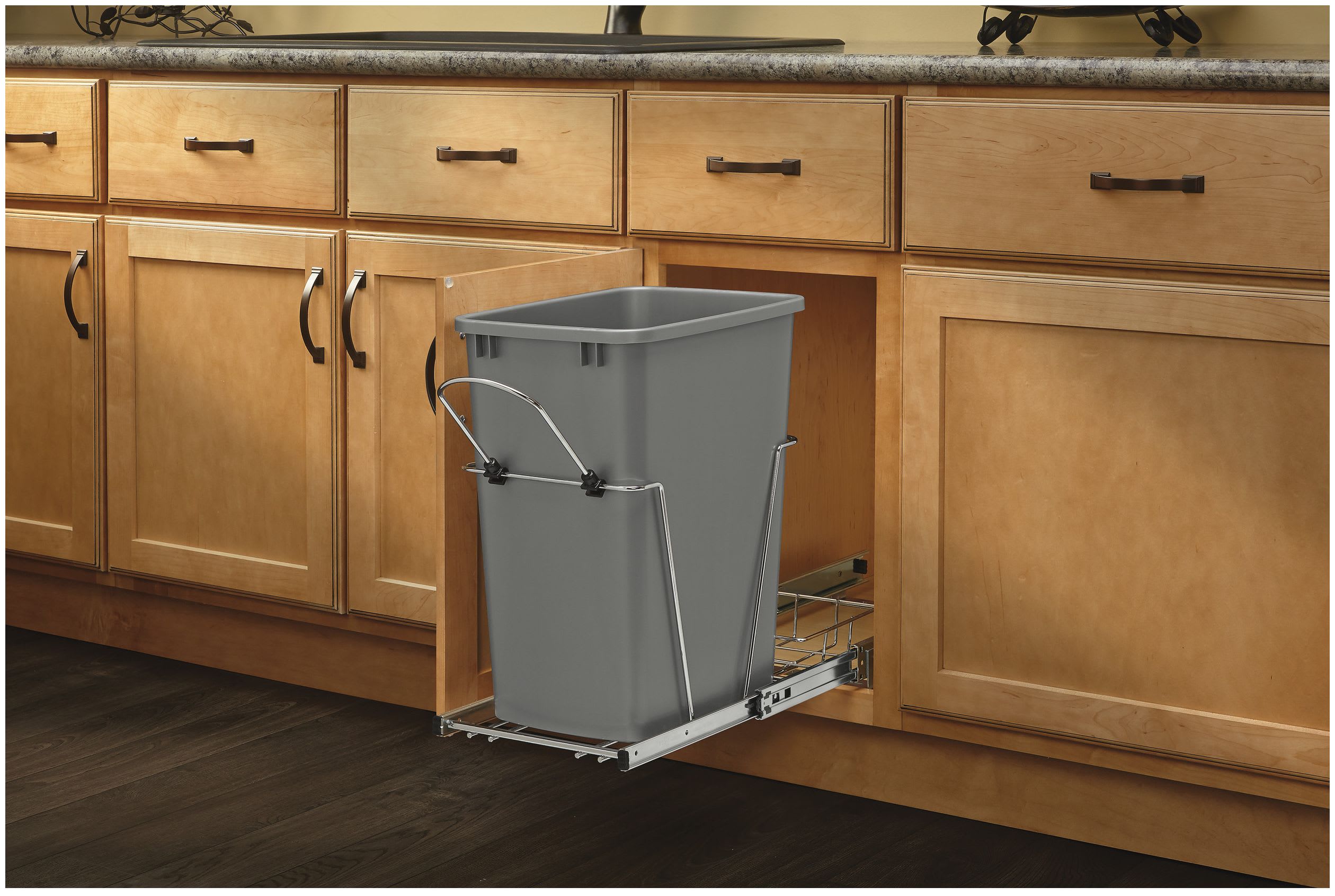 Jacob delafon мусорное ведро. Бак под мойку. Atlantic opro 10 sb под мойкой. Simplehuman ведро для мусора. Мусорное ведро под раковину.