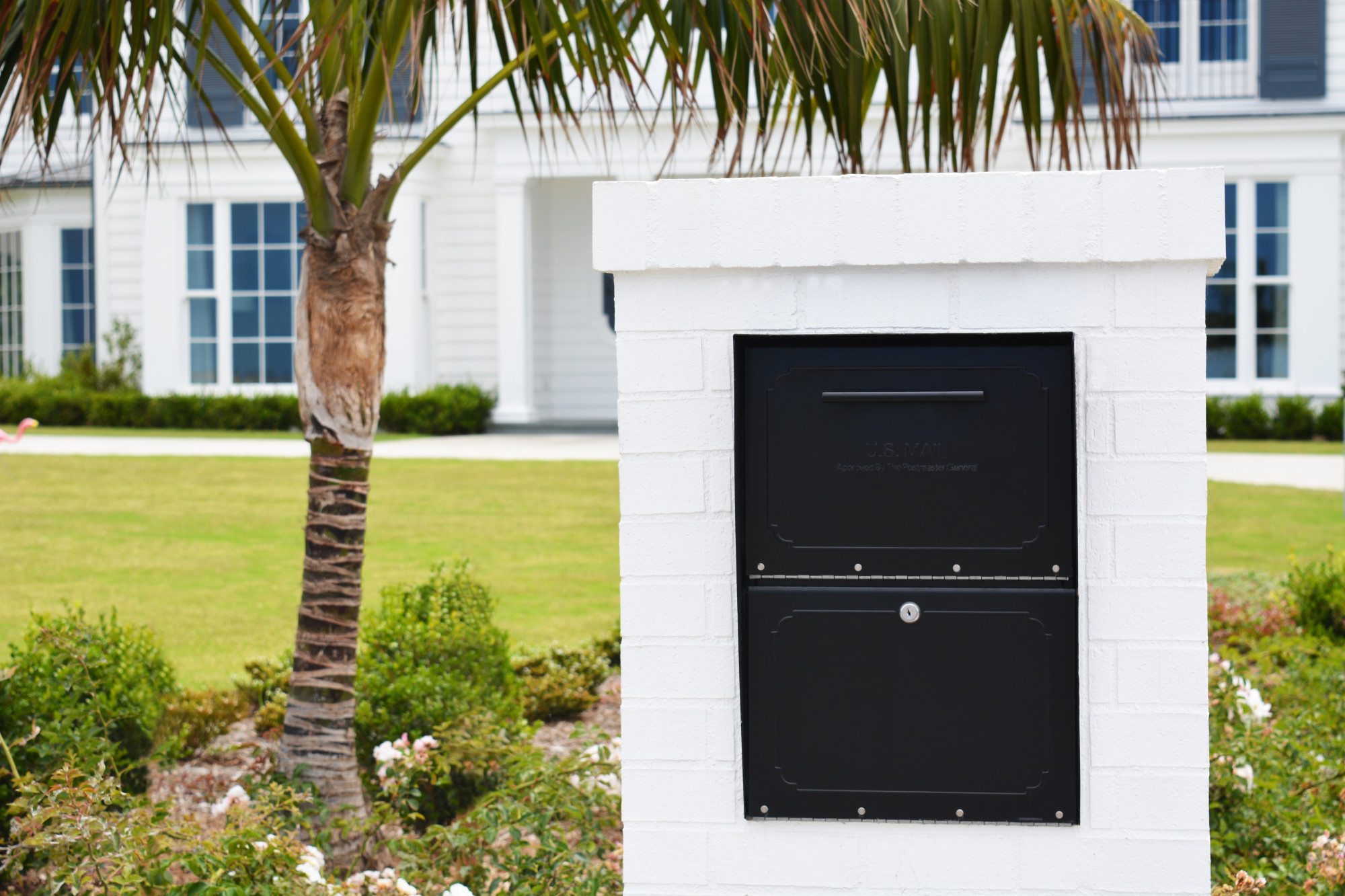 Architectural Mailboxes 620010 Oasis Classic Post Mount Locking