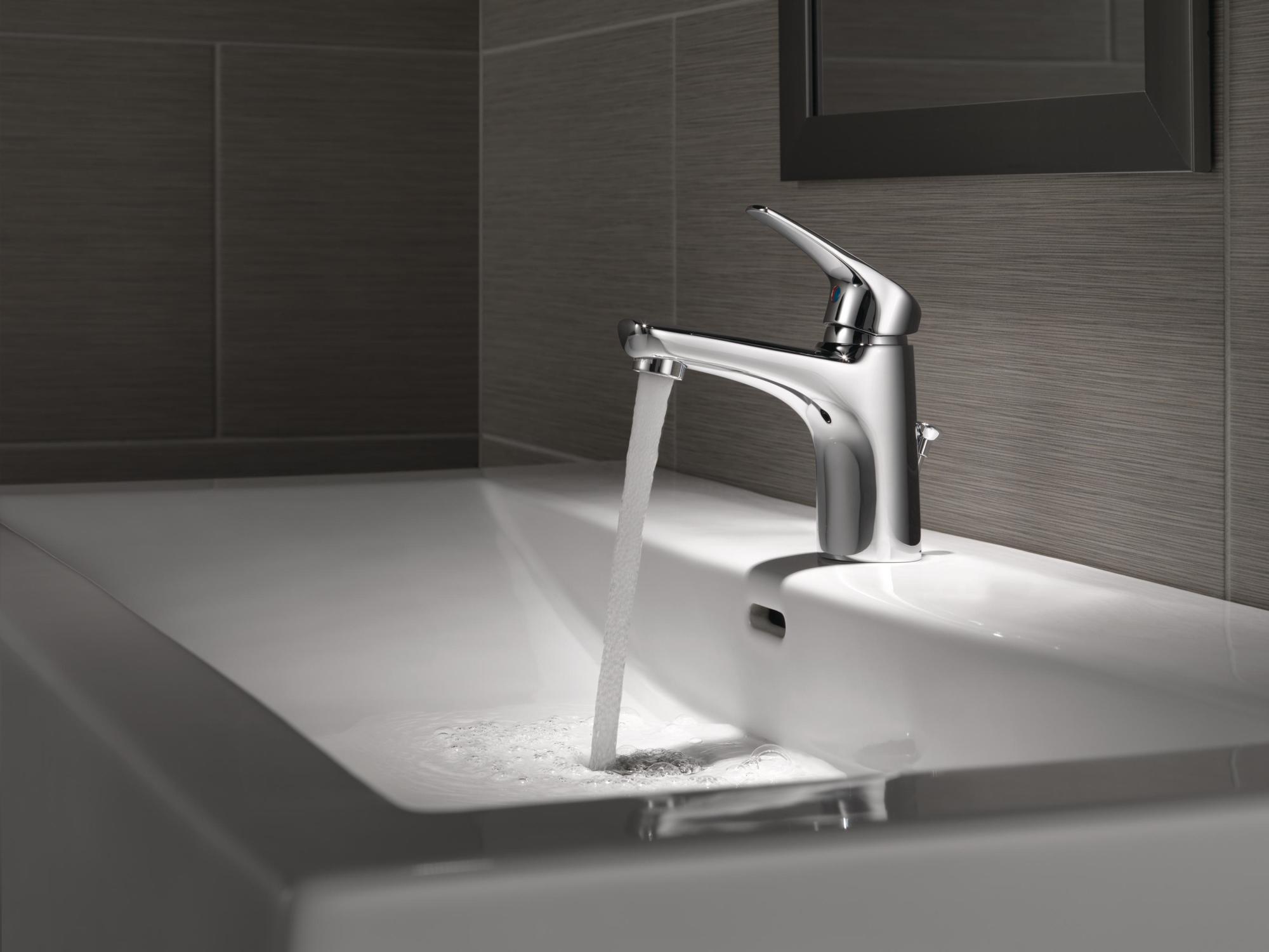 delta single hole bathroom sink faucet