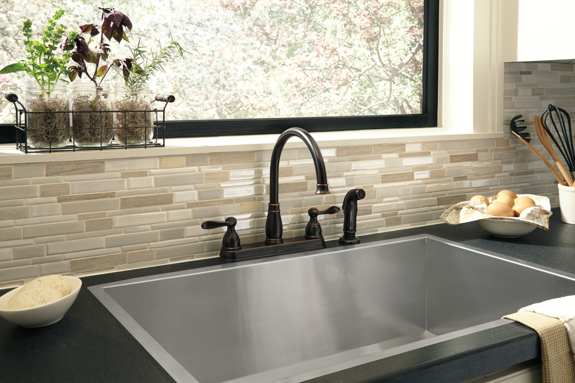 Delta 21996LF Windemere Kitchen Faucet Brilliance Stainless