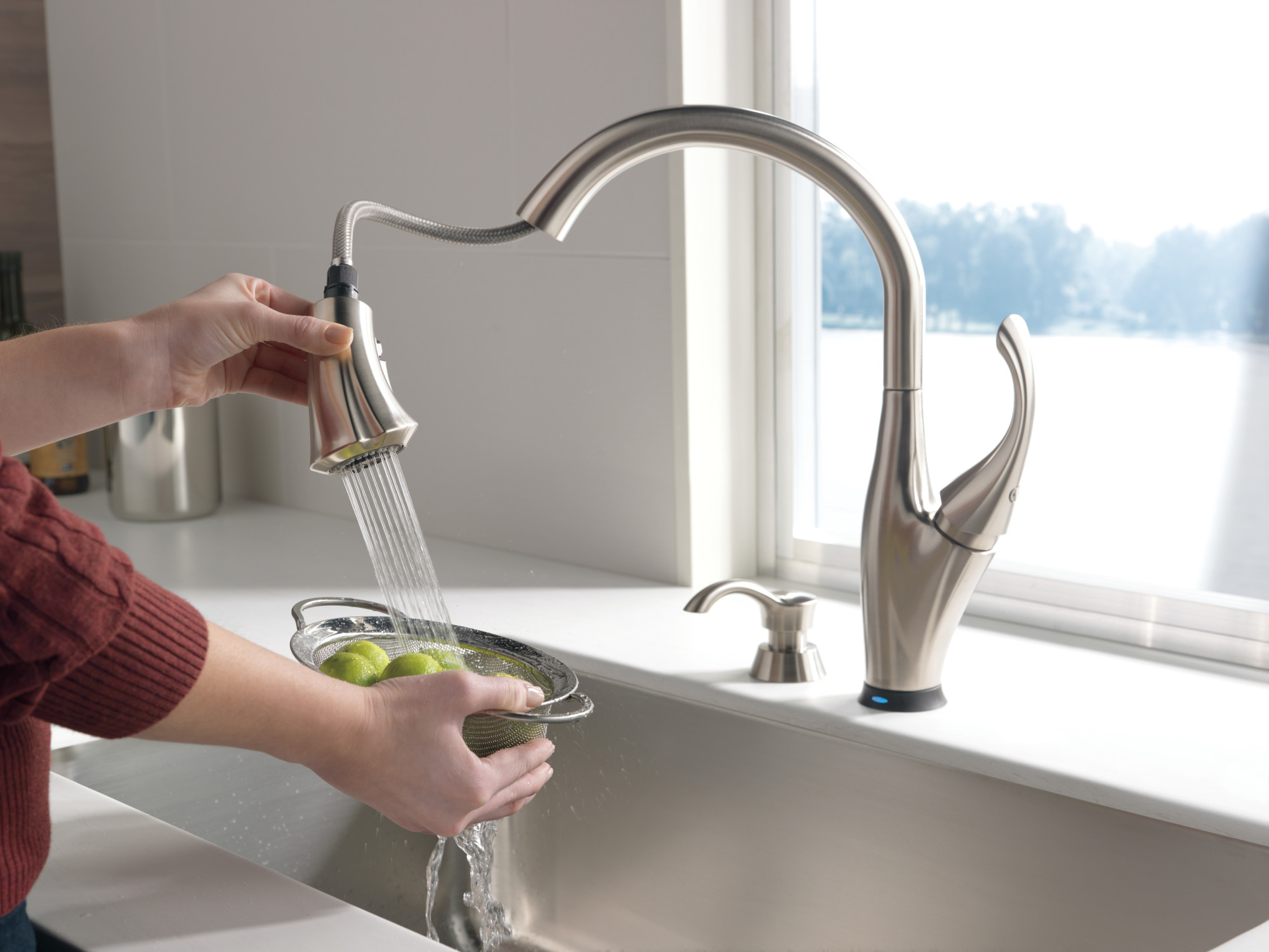 Delta 9192TSDDST Addison PullDown Kitchen Faucet Arctic Stainless