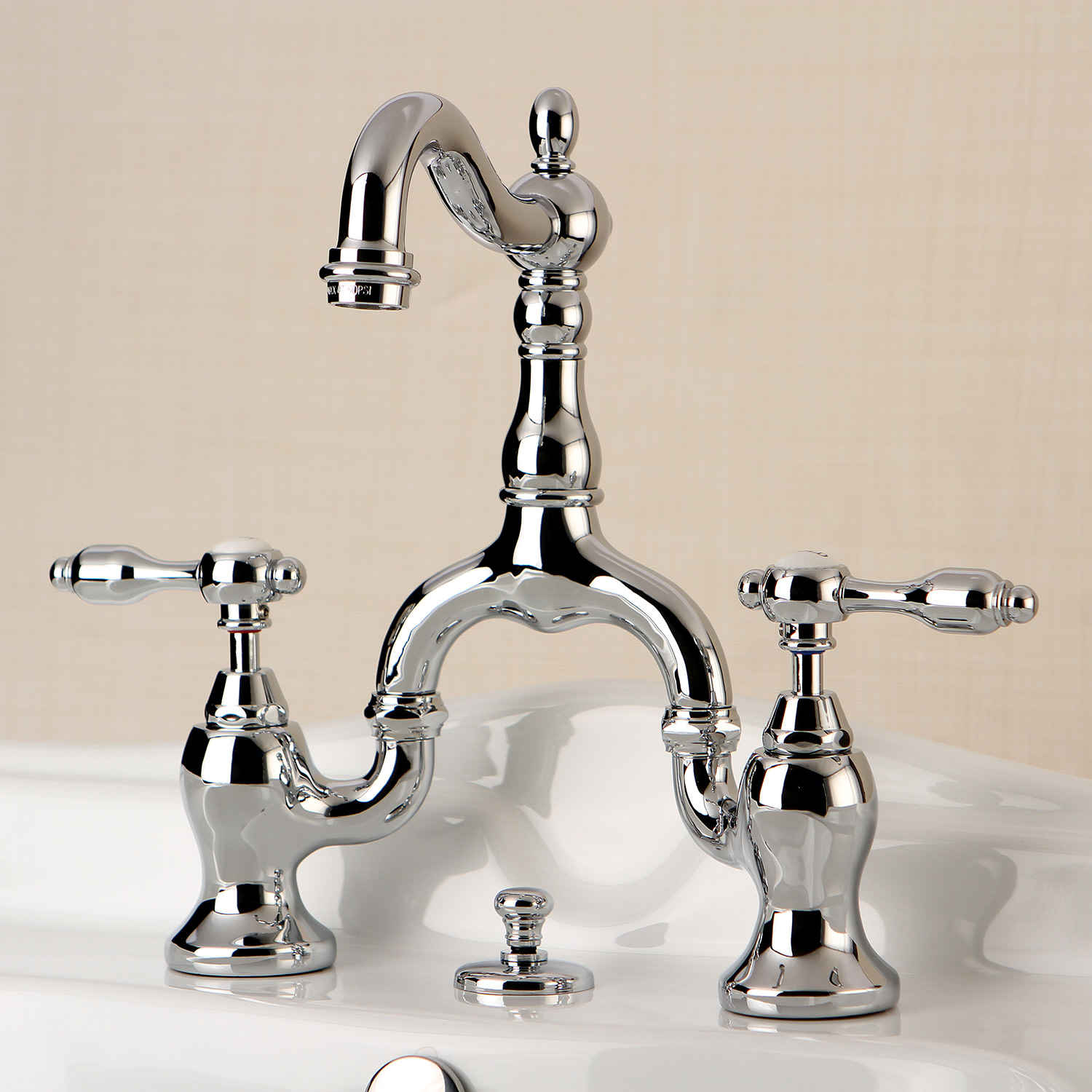 Mini widespread bathroom faucet