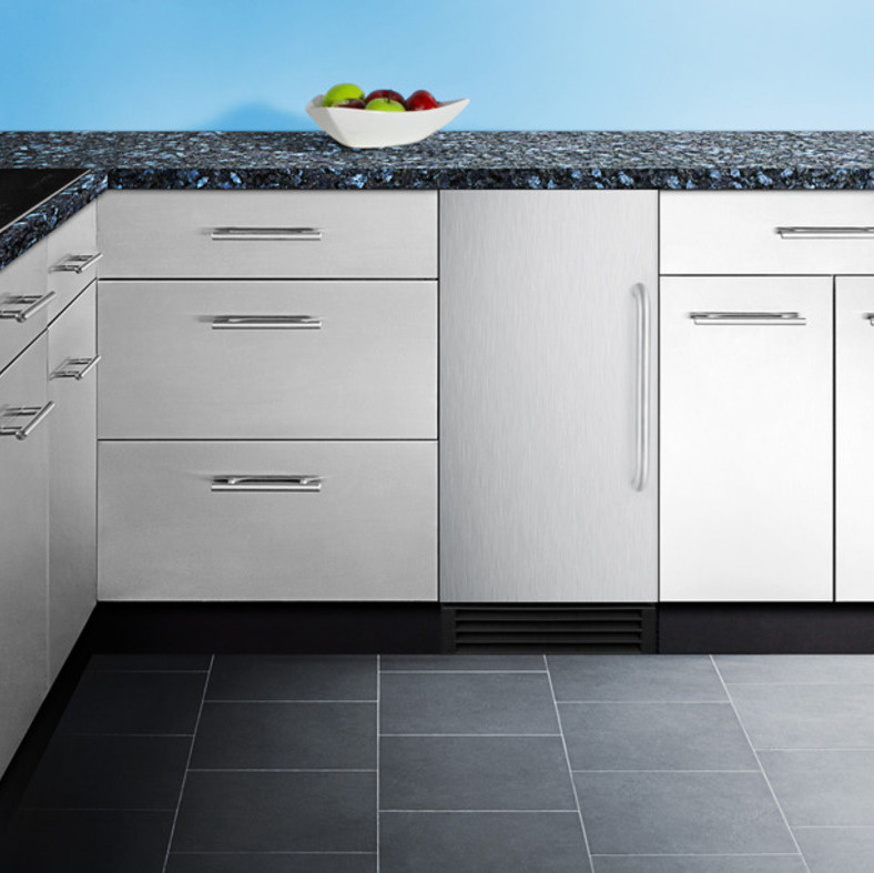 Summit BIM44G Stainless Steel 15 Built In Ice Maker With Internal Pump