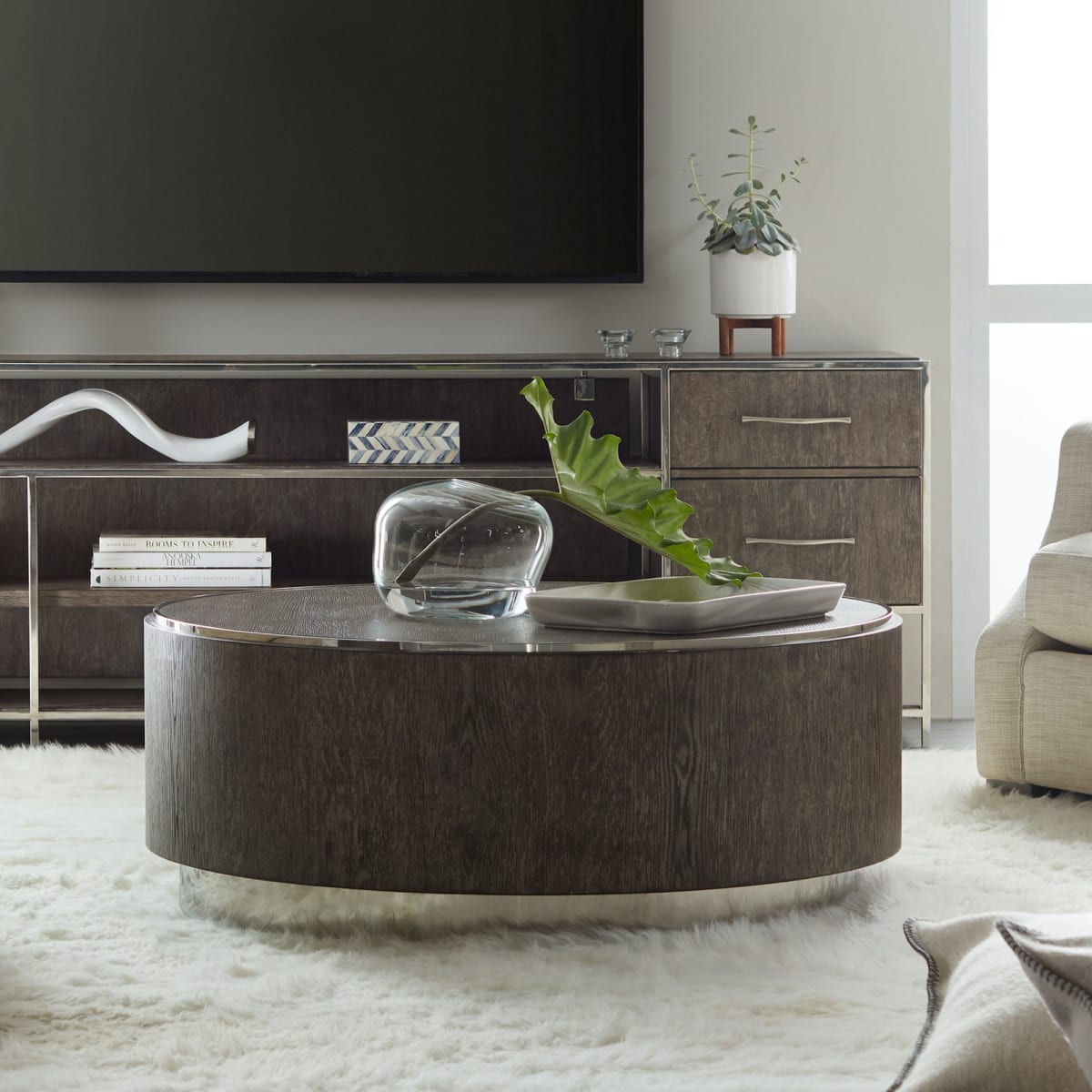 Storia round new arrivals cocktail table