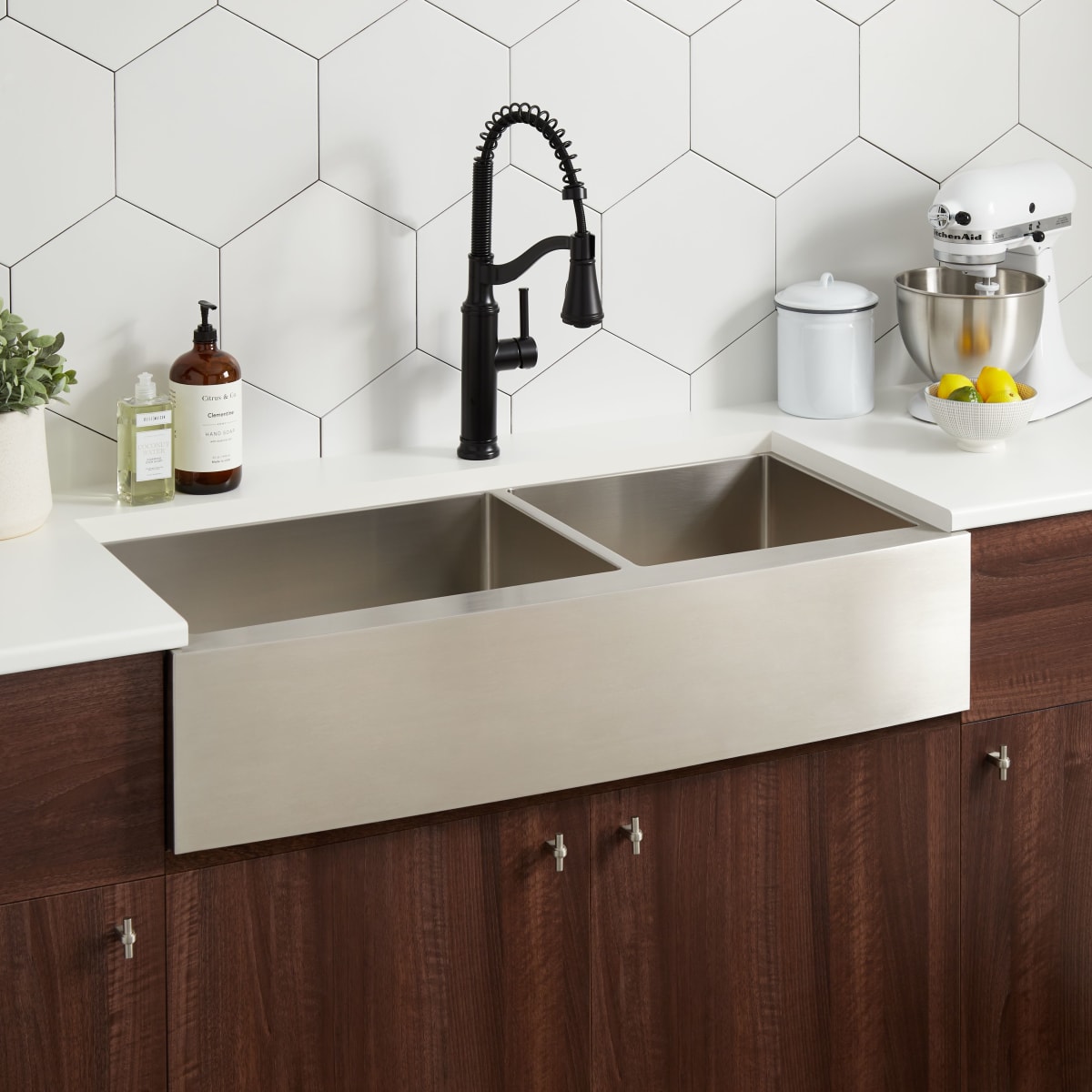 Signature Hardware 478426