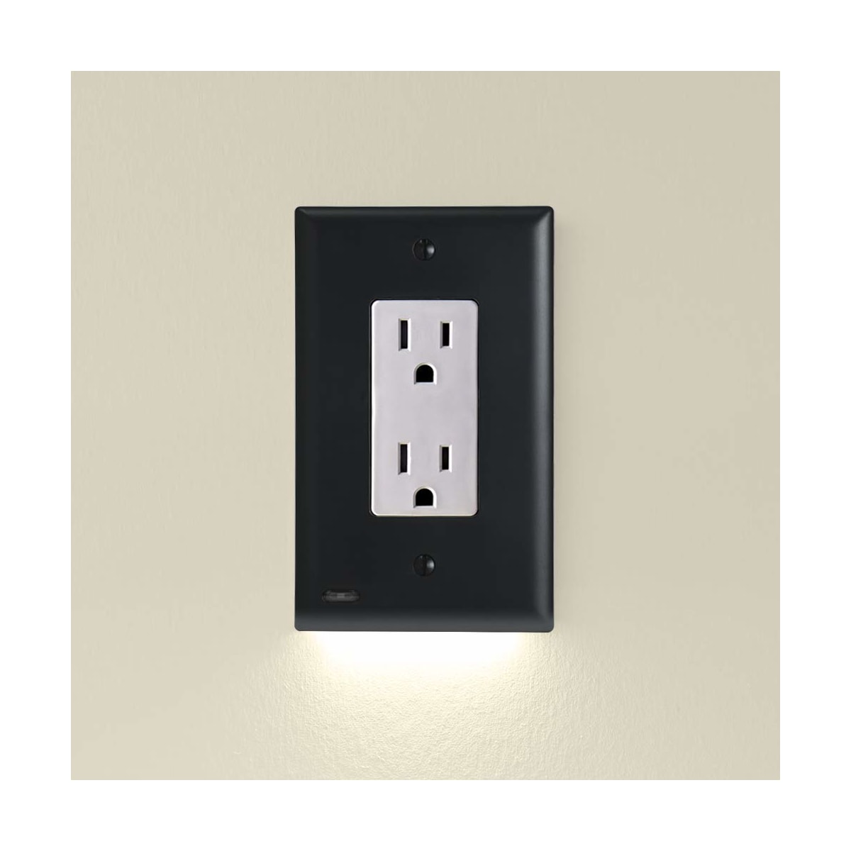 Snap outlet light outlet