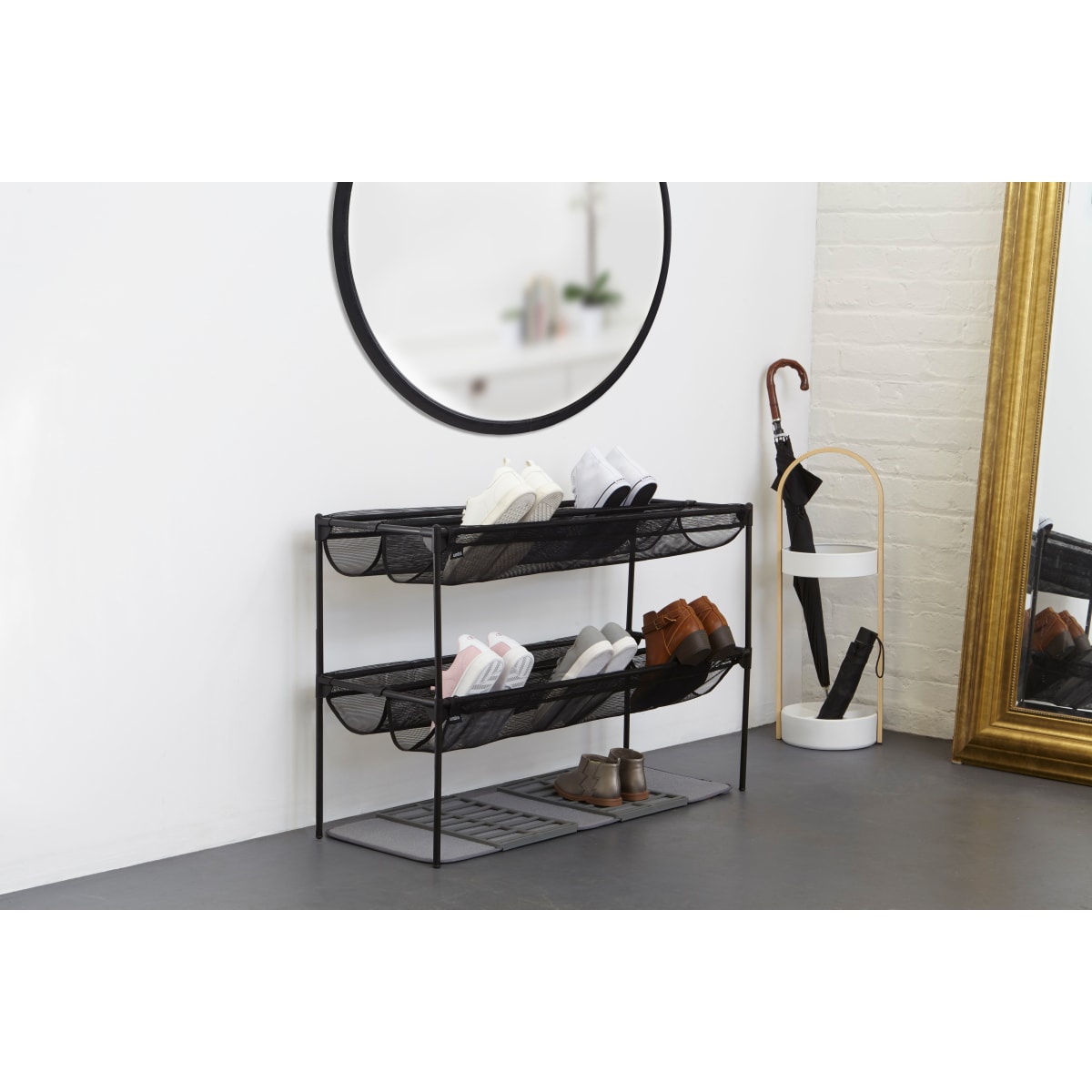 Umbra store shoe rack