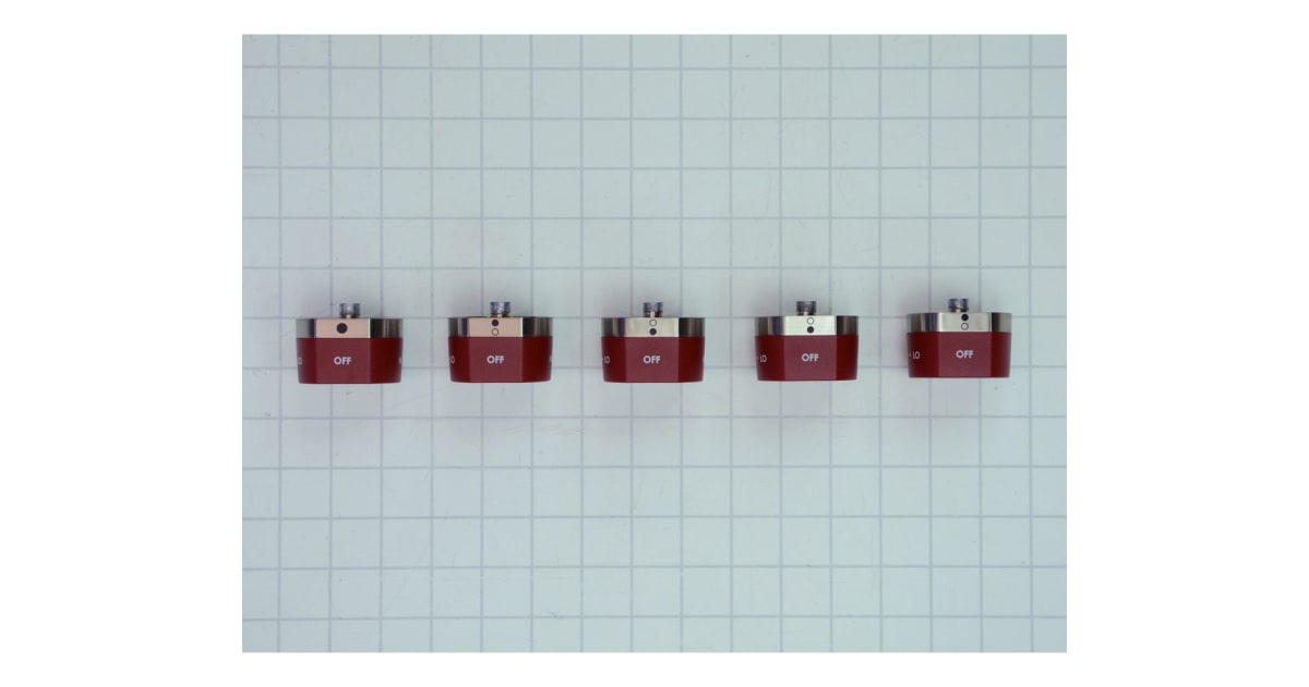 Wolf 827012 36'' Contemporary Gas Cooktop Knobs