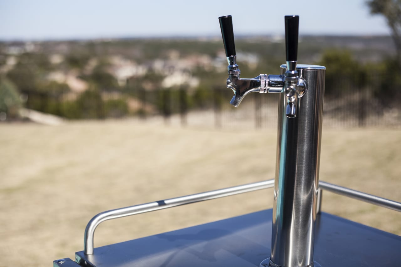 Kegerator Buying Guide, image size:1280x853