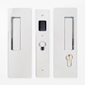 Cavilock Magnetic Single Cylinder Pocket Door Pull Set with RH Key / LH Passage for 1-3/8 Inch Thick Doors Bright Chrome