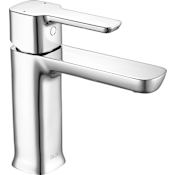Delta Modern 1 GPM Single Hole Bathroom Faucet with Push Pop-Up Drain Assembly Chrome