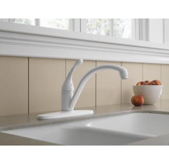 Delta-140-DST-Installed Faucet in Matte White