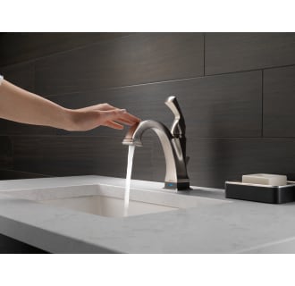 Delta-551T-DST-Faucet in Use in Brilliance Stainless