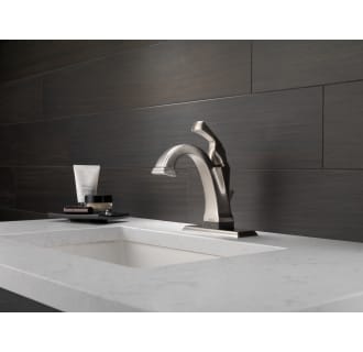 Delta-551T-DST-Installed Faucet with Escutcheon Plate in Brilliance Stainless