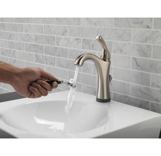 Delta-592T-DST-Faucet in Use in Brilliance Stainless