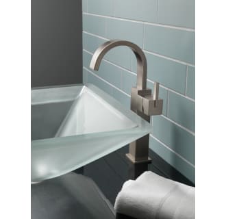 Delta-753LF-Installed Faucet in Brilliance Stainless