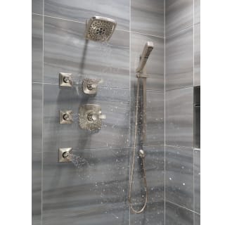 Running Shower System in Brilliance Stainless